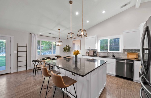 Redding House | Beautiful Retreat with Pool, Backyard & EV Charger