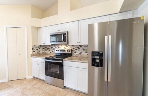 Fairvilla House | Prime Orlando Home with Spa & Hot Tub, Perfect for Families