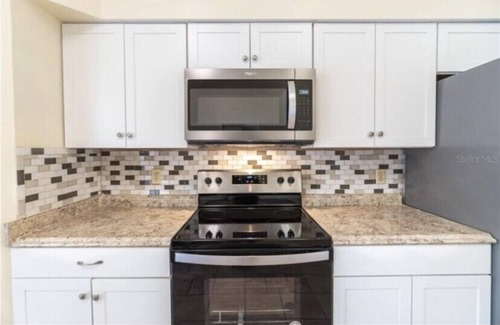 Fairvilla House | Prime Orlando Home with Spa & Hot Tub, Perfect for Families