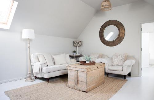 Emberton Apartment | Idyllic Rural Retreat: 10/10 Guest Rated Annex Stay