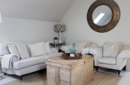 Emberton Apartment | Idyllic Rural Retreat: 10/10 Guest Rated Annex Stay
