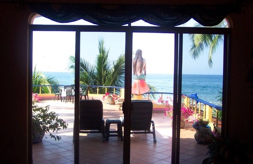 Los Ayala Villa | Delightful Suite with Terrace and Oceanview on Sandy Beach