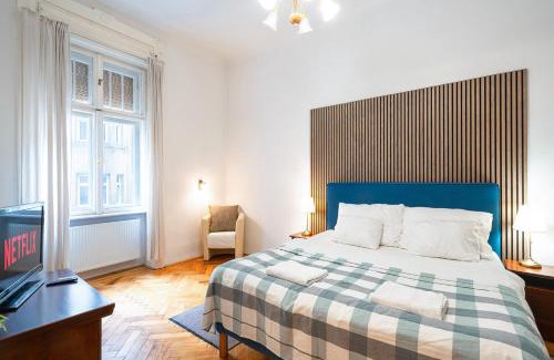 Vizivaros Apartment | Cozy Szasz Buda Villa Apartment by Historic Buda Castle