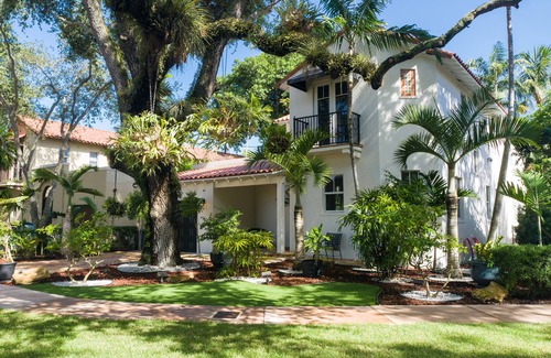 Southwest Coconut Grove House | Charming Spanish Style Home in Coral Gables with Spa
