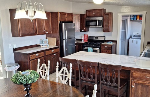 Vernal House | Idyllic Split Mountain House Rental with Pool & Breakfast