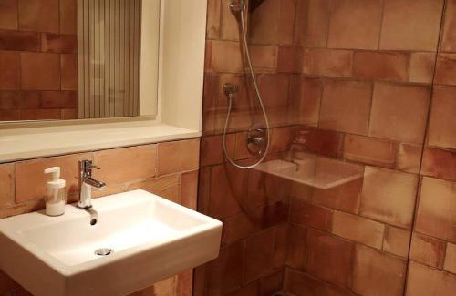 Alella Apartment | Cozy Oceanfront Apartments in Spain - 4-Star Rated Stay
