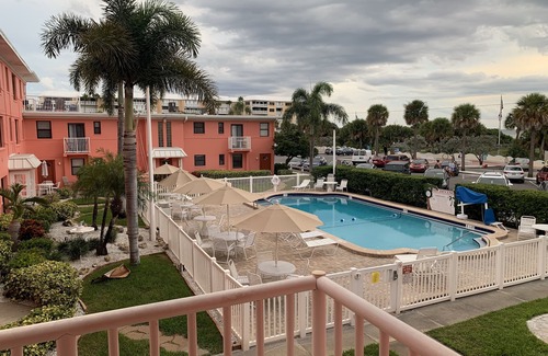 St. Pete Beach Condo | Oceanfront St Pete Beach Studio with Heated Pool & Spa