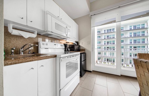 South Padre Island Hotel | Inviting Studio with Kitchenette & Pool Access Awaits You