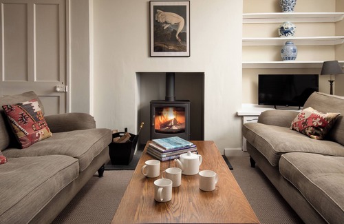 Berwick-upon-Tweed Cottage | Idyllic Stone Cottage on Northumbrian Coast with Breakfast