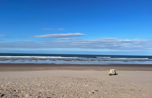 Berwick-upon-Tweed Cottage | Idyllic Stone Cottage on Northumbrian Coast with Breakfast