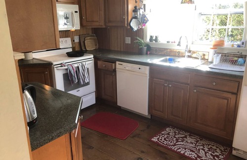 Finesville House | Charming Stone House in Scenic Riverside Town - Rated 9.6/10