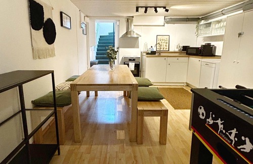 Wandsbek Apartment | Chic Studio Apartment with Kitchen in Urban Setting