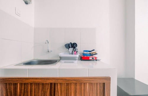 Gunung Putri Apartment | Cozy Studio at Gunung Putri Square with Pool & Kitchen