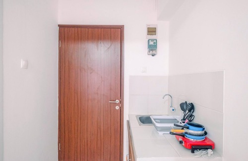Gunung Putri Apartment | Cozy Studio at Gunung Putri Square with Pool & Kitchen