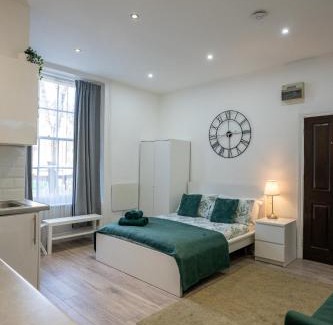 Hackney Central Apartment | Stylish Studio Flat in Hackney Near Overground Station