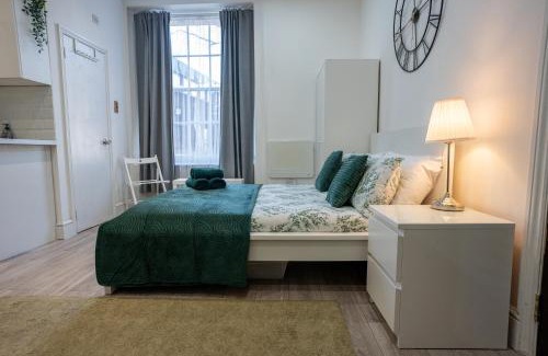 Hackney Central Apartment | Stylish Studio Flat in Hackney Near Overground Station