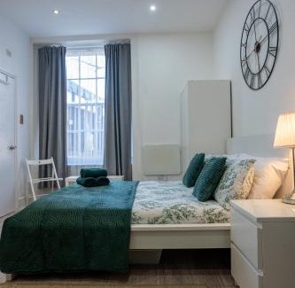 Hackney Central Apartment | Stylish Studio Flat in Hackney Near Overground Station