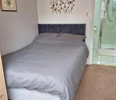 Ely Apartment | Cozy Studio in Ely - Guest Rated 9.7/10 & Family-Friendly
