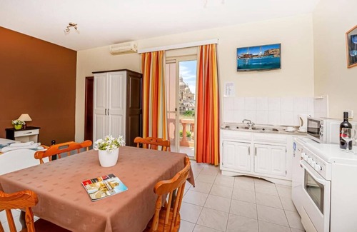 Xewkija House | Cozy Studio Retreat on Gozo Island with Breakfast & Spa