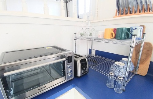 Great Hills Apartment | Inviting Studio Retreat with Pool in Great Hills