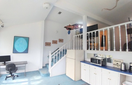 Great Hills Apartment | Inviting Studio Retreat with Pool in Great Hills