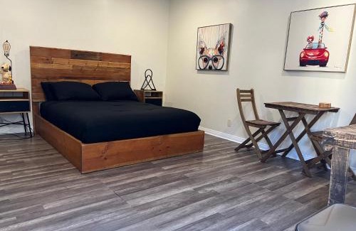 Inglewood Apartment | Inviting Studio in North Inglewood - Pet & Child Friendly!