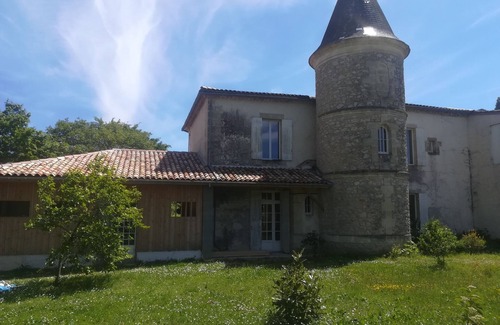 Paillet Apartment | Cozy Studio for 2-4 Guests with Complimentary Breakfast