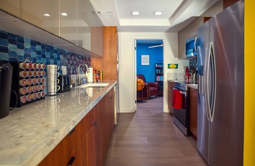 Araby Condo | Stylish Retreat with Home Office, Tennis & Big Pool-Spa