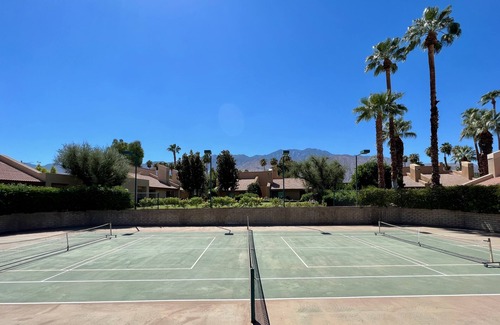 Araby Condo | Stylish Retreat with Home Office, Tennis & Big Pool-Spa