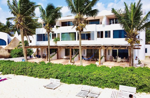 Puerto Juarez Apartment | Beachfront Suite with Ocean View and Kitchen Access