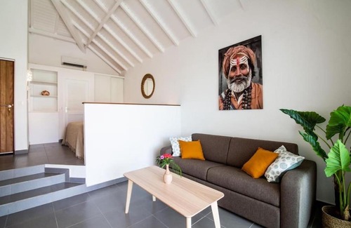 Cul de Sac Apartment | Inviting Suite S5 with Pool and Sea View at Pinel Island