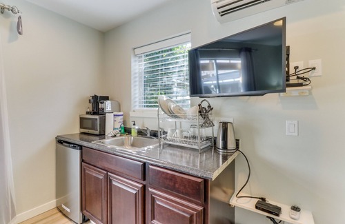 Mercer Island Apartment | Elegant Suite with Lake & City Views and Hot Tub Near Downtown