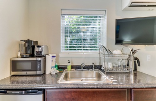 Mercer Island Apartment | Elegant Suite with Lake & City Views and Hot Tub Near Downtown