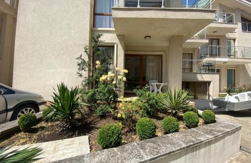 Byala House | Idyllic Sun Village with Oceanfront Pool and Scenic Views