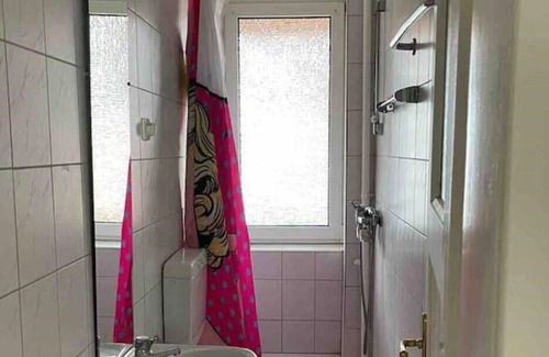 Sandhofen Apartment | Tranquil Apartment Retreat in Mannheim-Sandhofen