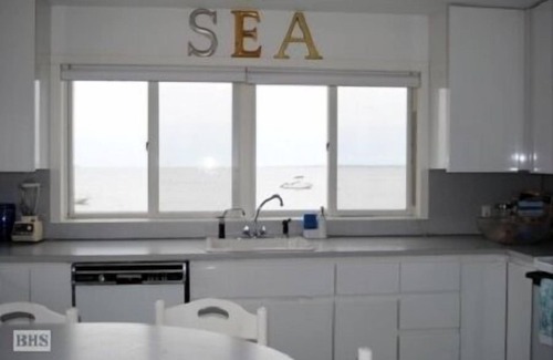 Napeague House | Mesmerizing Ocean Views and Beachfront Access Awaits