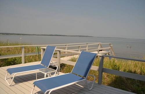 Napeague House | Mesmerizing Ocean Views and Beachfront Access Awaits