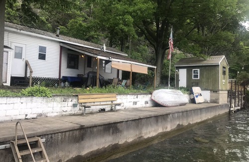 King Ferry House | Enchanting Sunsets at the Lake Camp - Rated 9.4 by Guests