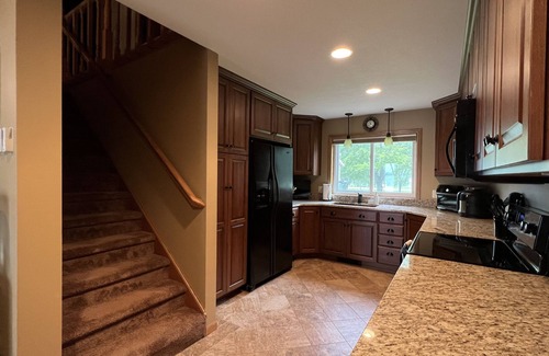 Alexandria Cabin | Experience Breathtaking Sunsets on Lake Ida