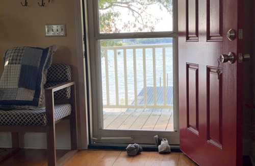 Ridgeway House | Scenic Lake View Hotel with Exceptional 10/10 Guest Ratings