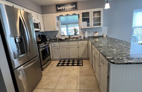 Summerfield House | Unforgettable Sunsets & Poolside Relaxation at Lake Weir