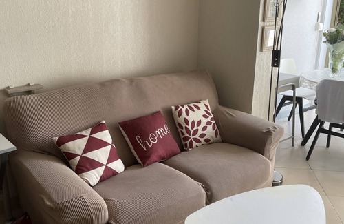 La Londe-les-Maures Apartment | Oceanfront T2 with Spa and Hot Tub - Guest Rated 10/10