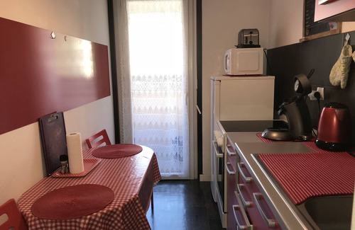 Thonon-les-Bains Apartment | Elegant T1 Retreat with Pool and Private Parking Near Downtown