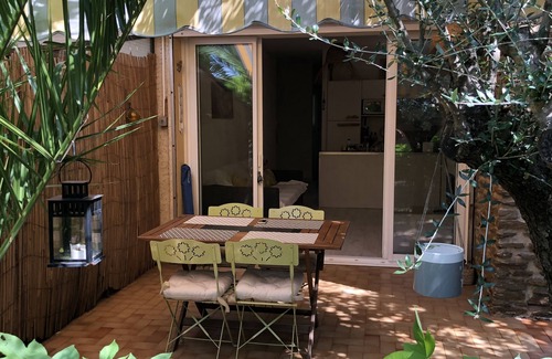 Le Pradet Apartment | Beachside T2 with Garden, Ocean View & Top Guest Rating