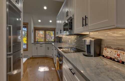 Incline Village House | Inviting Third Creek Townhome with Pool & Ocean Views