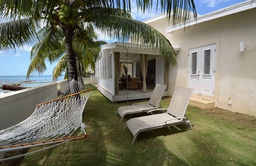 Trents Villa | Beautiful Three Bedroom Beachfront Property