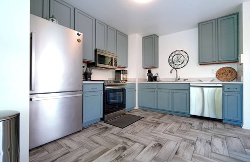 Franconia House | Pet-Friendly Townhome in Kingstowne, Near Springfield Mall