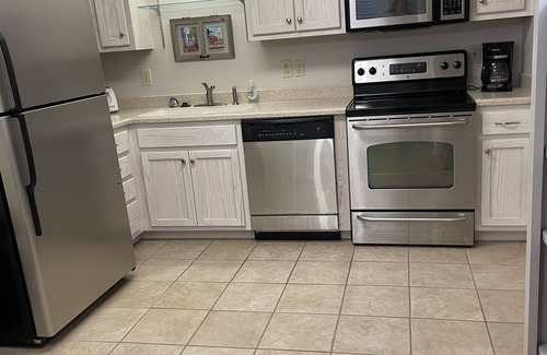 Oxford House | Stylish Townhome with Pool in Gated Community near Ole Miss