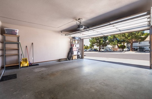 Northeast Heights House | Inviting Townhome with Spa and Hot Tub in NE Albuquerque