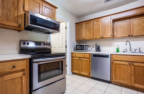 Sumter County House | Cozy Townhouse Near Shaw AFB with Pet-Friendly Amenities